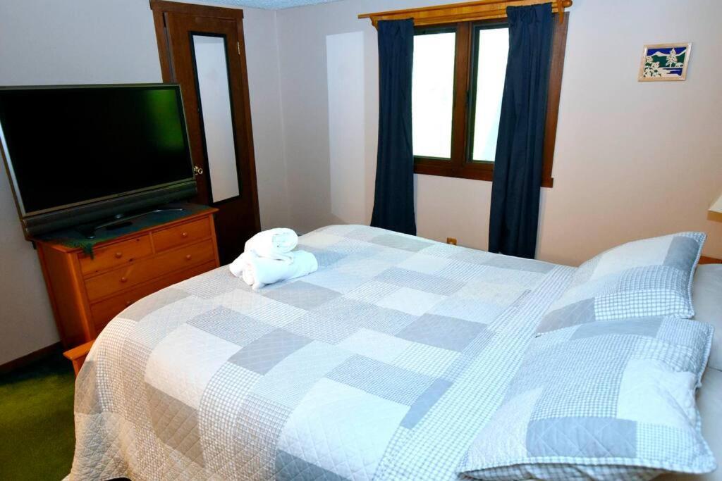 3-Bedroom Vacation Home Steps To Camelback Ski Area Ski-In Ski-Out Crescent Lake Buitenkant foto